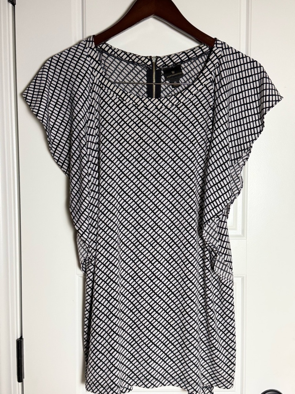 Worthington XL Black White Geometric Flutter Sleeve Blouse - Picture 2 of 7